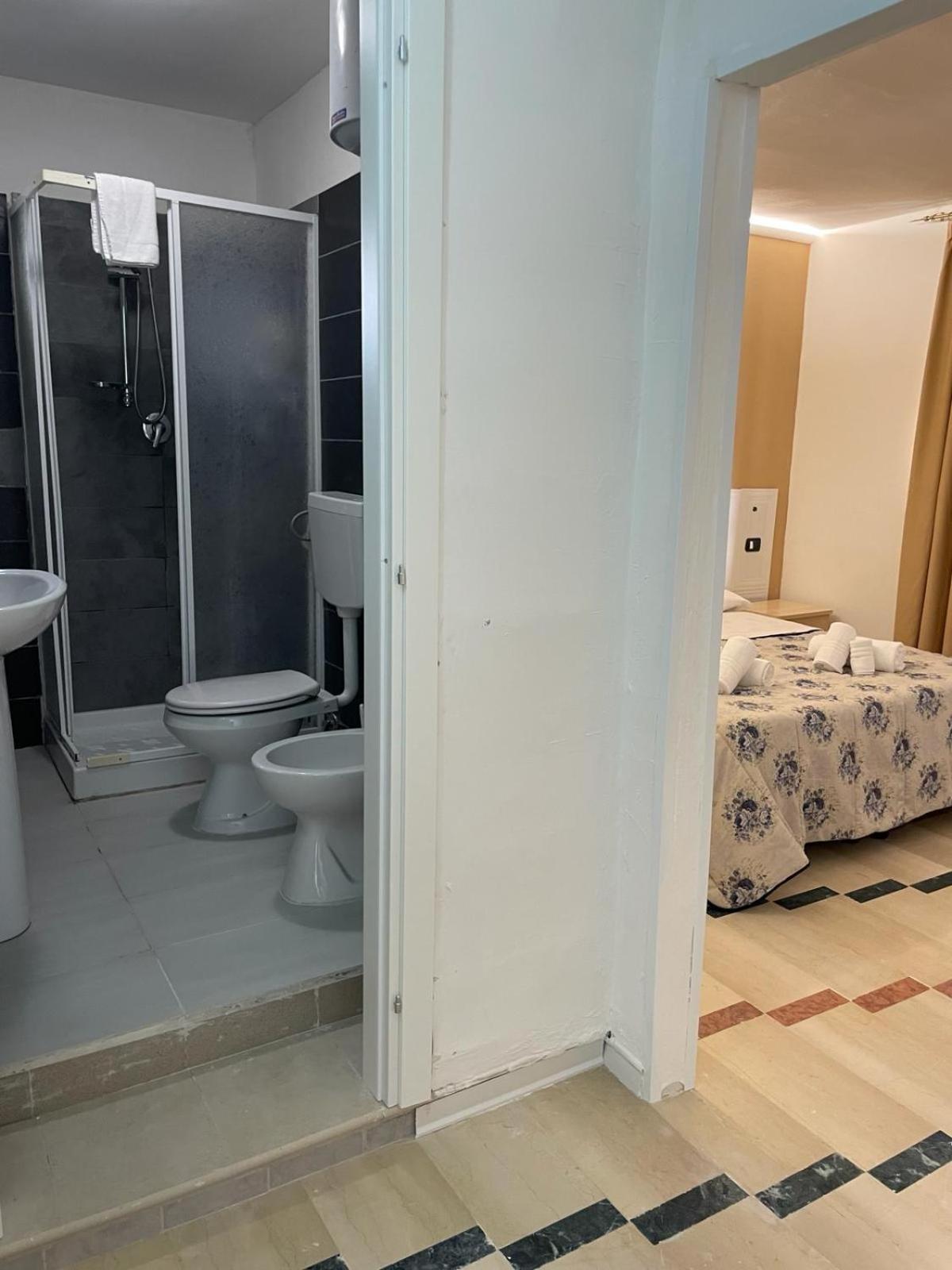 Solaris Paestum Bed & Breakfast Bagian luar foto